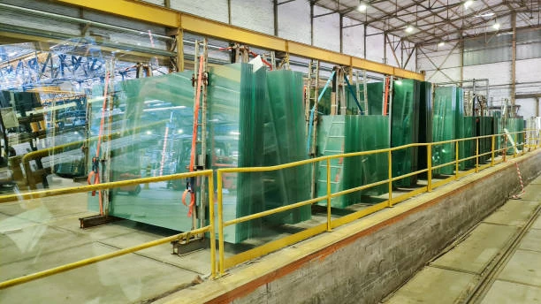 Large float glass sheets on an industrial production line